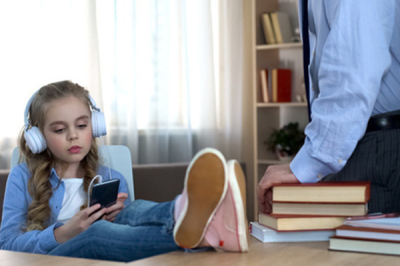 Phải làm sao khi con cái hư hỏng không nghe lời?